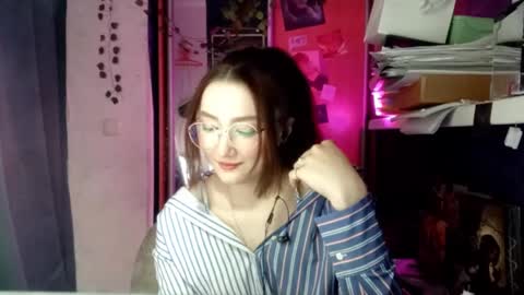 Phoebe online show from 03.12.26