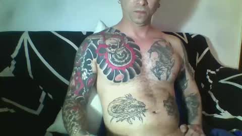 Snapshot of willyandres chatting on 11.01.25 willyandres online show from 11.01.25