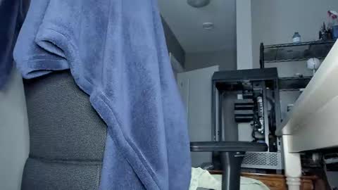 Snapshot of willyskynn chatting on 10.16.25 WillySkynn online show from 10.16.25