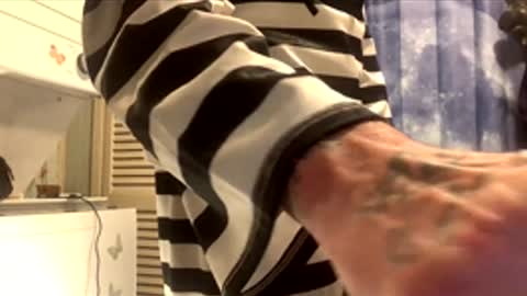 Snapshot of wiltryanything2x chatting on 11.28.25 Will online show from 11.28.25