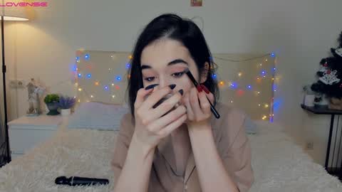 Snapshot of wine_on_lips chatting on 12.29.24 Amalia and Mia online show from 12.29.24