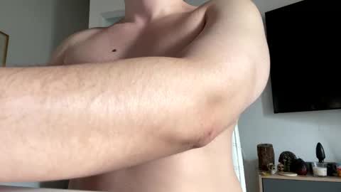 Winniethephoota online show from 04.19.26