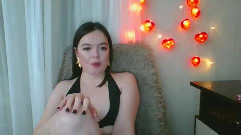 Snapshot of winter__white_rose chatting on 02.13.26 Emma online show from 02.13.26