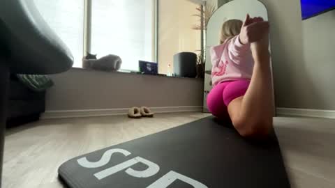 Snapshot of winterraynee chatting on 04.02.26 Winter rayne online show from 04.02.26