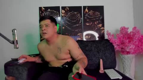 Snapshot of winy_hot chatting on 02.19.26 winy_hot online show from 02.19.26