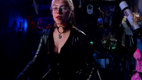 Goddess of two strapons  - Mr. long Don Mr. Pinky online show from 02.18.25