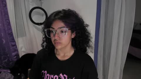     Luna Violeta  A r t i s t  online show from 01.05.25