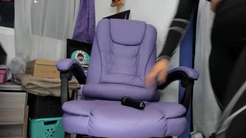     Luna Violeta  A r t i s t  online show from 09.16.25