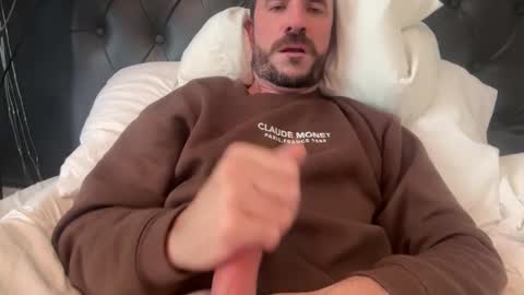 Snapshot of wizard310 chatting on 12.16.25 wizard310 online show from 12.16.25