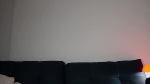 Snapshot of wladilia chatting on 12.19.25 wladilia online show from 12.19.25