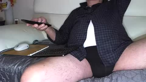 Snapshot of wobbel chatting on 12.25.24 wobbel online show from 12.25.24