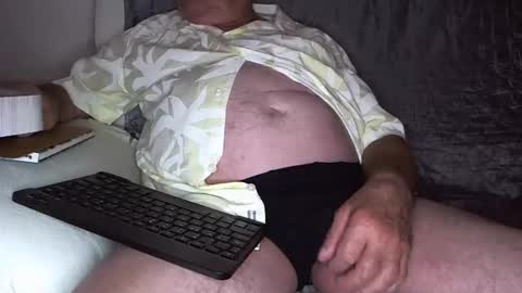 Snapshot of wobbel chatting on 10.18.25 wobbel online show from 10.18.25