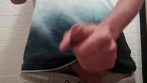 Snapshot of wolderz chatting on 09.15.25 wolderz online show from 09.15.25