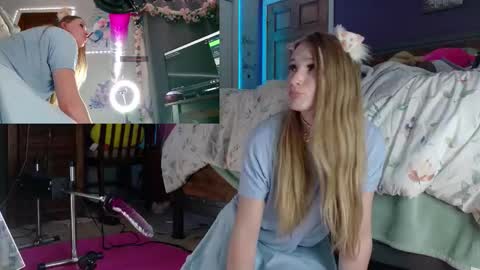 Snapshot of wolf_princess chatting on 11.15.25 wolf_princess online show from 11.15.25