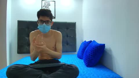 Snapshot of wolfan_sky chatting on 01.21.25 W O L F online show from 01.21.25