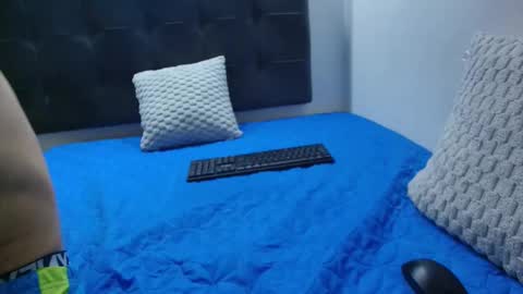 Snapshot of wolfan_sky chatting on 02.28.25 W O L F online show from 02.28.25