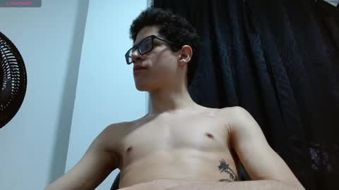 Snapshot of wolfan_sky chatting on 11.13.25 W O L F online show from 11.13.25