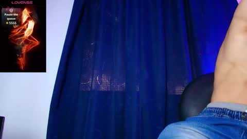  W O L F  online show from 12.17.25