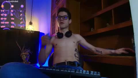  W O L F  online show from 03.11.26