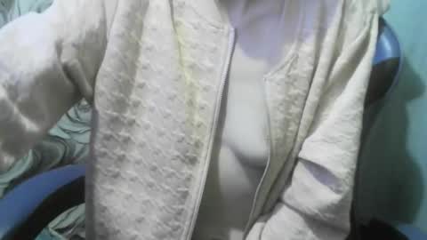 Snapshot of wolfxsnow chatting on 05.22.26 wolfxsnow online show from 05.22.26