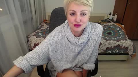 Snapshot of women_pleasures chatting on 02.03.25 women_pleasures online show from 02.03.25