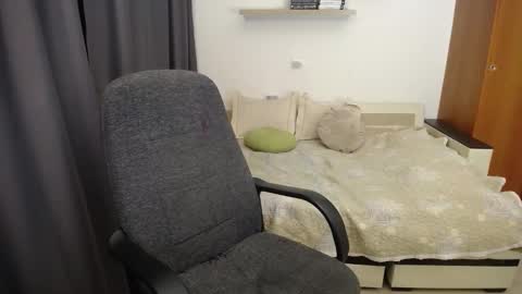 Snapshot of women_pleasures chatting on 10.12.25 women_pleasures online show from 10.12.25