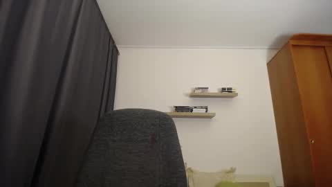 Snapshot of women_pleasures chatting on 10.15.25 women_pleasures online show from 10.15.25