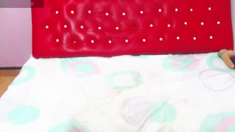 Snapshot of wonderfuldiana chatting on 02.22.25 online show from 02.22.25