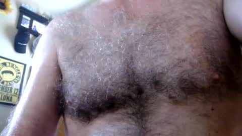 Snapshot of woodiesays chatting on 11.11.25 WoodieSays online show from 11.11.25