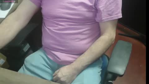 Snapshot of woodworker6473 chatting on 01.02.25 woodworker6473 online show from 01.02.25