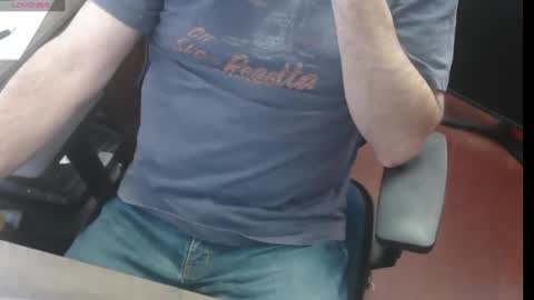 Snapshot of woodworker6473 chatting on 01.03.25 woodworker6473 online show from 01.03.25