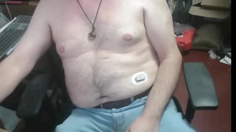 Snapshot of woodworker6473 chatting on 01.29.25 woodworker6473 online show from 01.29.25