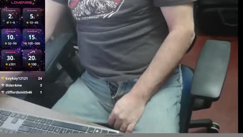 Snapshot of woodworker6473 chatting on 02.17.25 woodworker6473 online show from 02.17.25