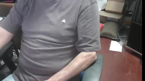 Snapshot of woodworker6473 chatting on 03.02.25 woodworker6473 online show from 03.02.25