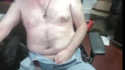 Snapshot of woodworker6473 chatting on 03.03.25 woodworker6473 online show from 03.03.25