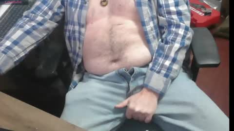 Snapshot of woodworker6473 chatting on 03.08.25 woodworker6473 online show from 03.08.25