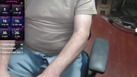 Snapshot of woodworker6473 chatting on 10.26.25 woodworker6473 online show from 10.26.25