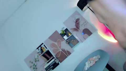 Snapshot of working_girl28 chatting on 11.08.25 kesha online show from 11.08.25