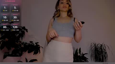 Snapshot of worldsbaby chatting on 03.10.25 worldsbaby online show from 03.10.25