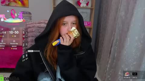 Snapshot of wow_emma_ chatting on 06.02.26 wow_emma_ online show from 06.02.26