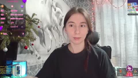 Snapshot of wow_porno_ chatting on 12.18.24 Anna  online show from 12.18.24