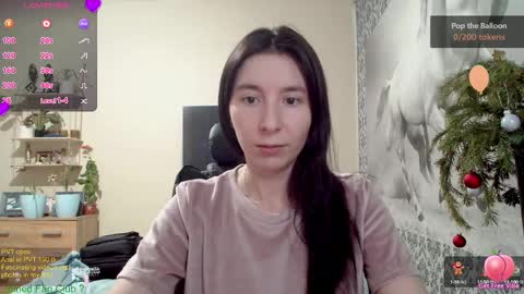 Snapshot of wow_porno_ chatting on 12.25.24 Anna  online show from 12.25.24