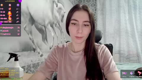 Snapshot of wow_porno_ chatting on 02.23.25 Anna  online show from 02.23.25