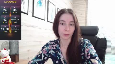 Snapshot of wow_porno_ chatting on 09.18.25 Anna  online show from 09.18.25