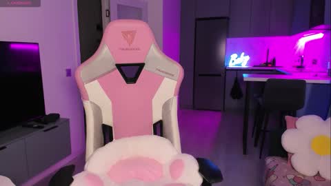 Emi online show from 09.13.25