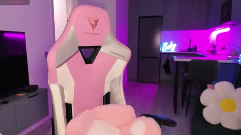 Emi online show from 10.01.25