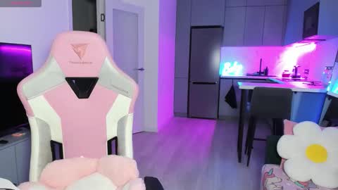 Emi online show from 10.08.25