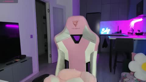 Emi online show from 10.31.25