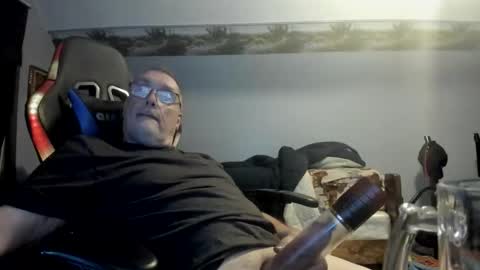 Snapshot of wowsers2022 chatting on 10.21.25 wowsers2022 online show from 10.21.25