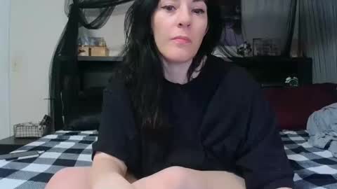 Snapshot of wrenleigh chatting on 01.09.26 Crystal Lake online show from 01.09.26